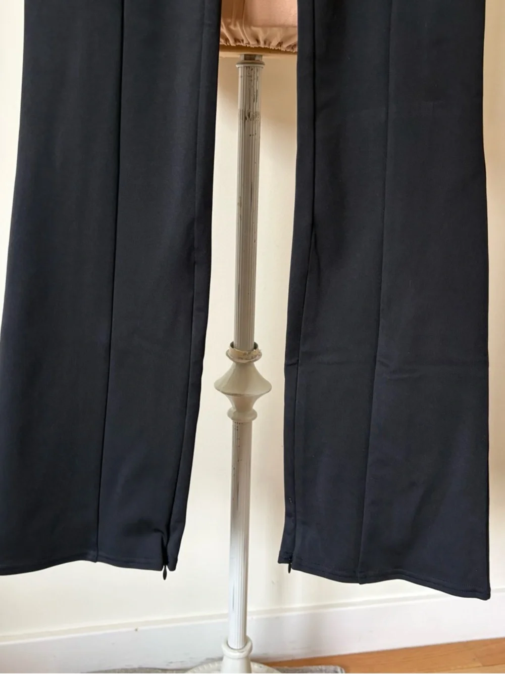 Alo Yoga High-Waist Zip It Flare Leg Black Legging Pants EUC Size Medium